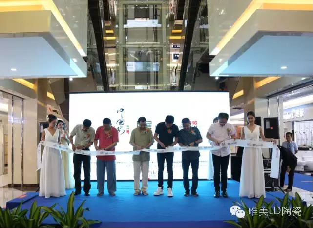 1481593880113599.png blob.png