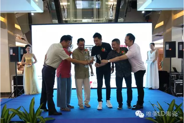 1481593890948850.png blob.png